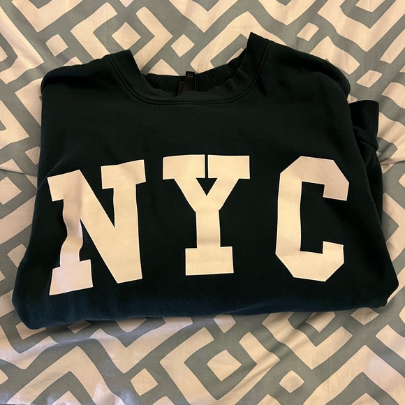 Wild Fable Dark Green NYC Cropped Sweatshirt—like new!